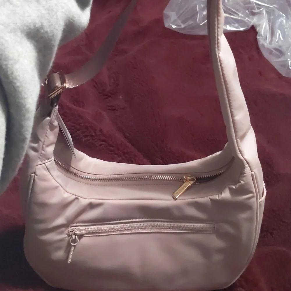 Lululemon Athletica Soft Pink Shoulder Bag - Picture 3 of 3